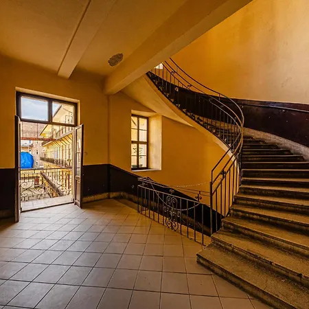 Heart Of The - Spacious With Ac -by Astoria Budapest