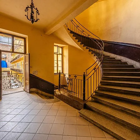 Heart Of The - Spacious With Ac -by Astoria Budapest
