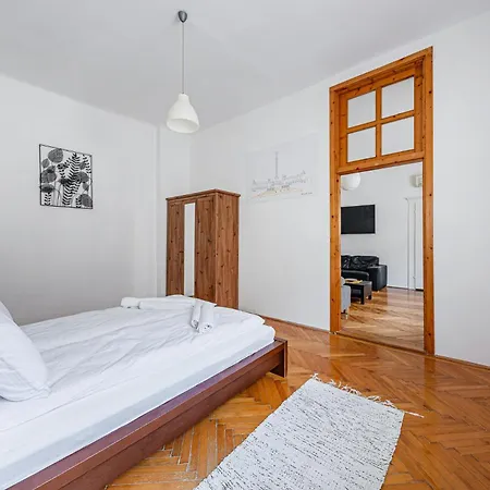 Heart Of The - Spacious With Ac -by Astoria Apartment Budapest