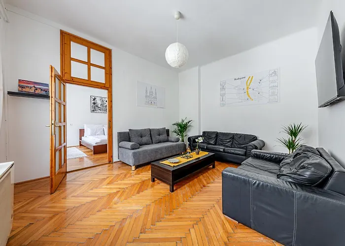 Heart Of The - Spacious With Ac -by Astoria Lägenhet Budapest