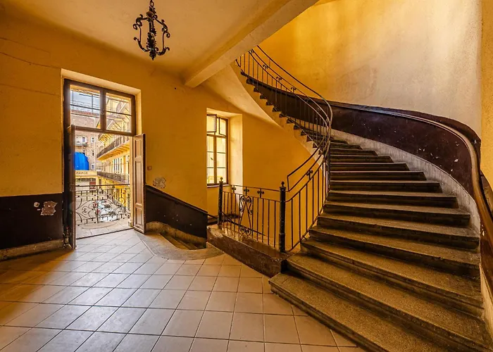 Heart Of The - Spacious With Ac -by Astoria Budapest