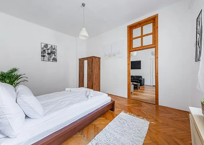 Heart Of The - Spacious With Ac -by Astoria Lägenhet Budapest