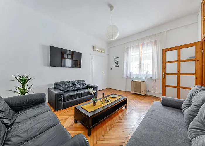 Heart Of The - Spacious With Ac -by Astoria Lägenhet *