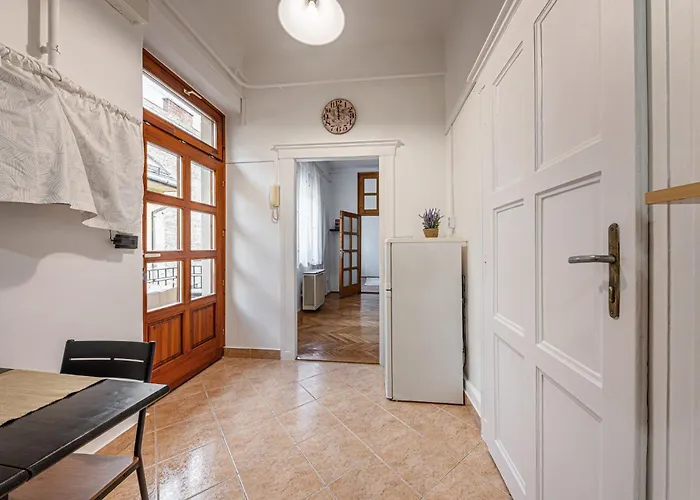 Heart Of The - Spacious With Ac -by Astoria Lägenhet *